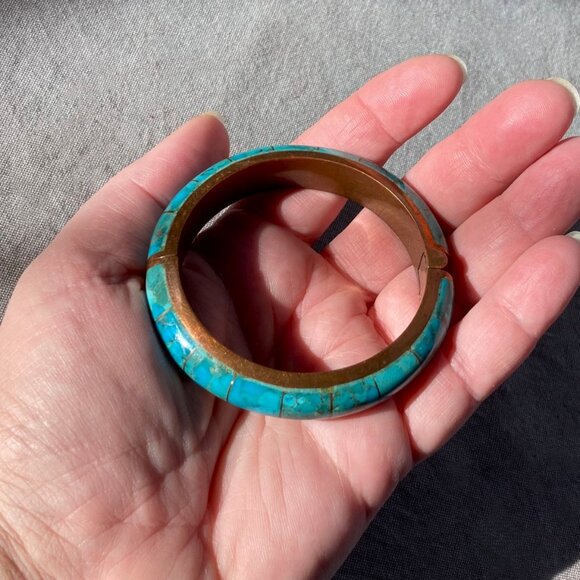 Jay King / DTR , Turquoise Inlay, Copper Hinged Bangle, Magnetic closure - Picture 12 of 13